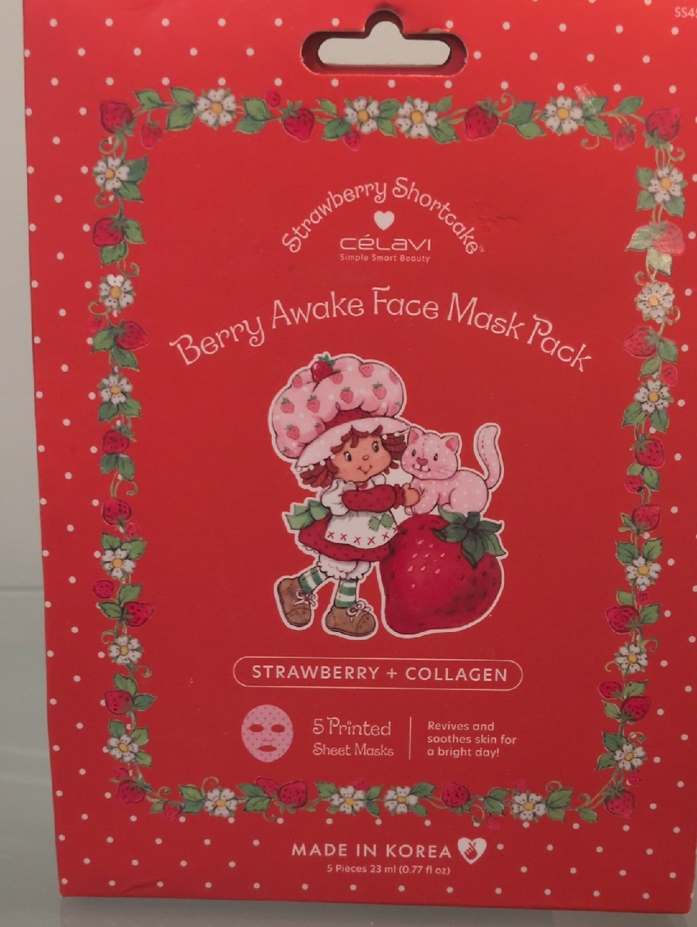 Celavi Strawberry Shortcake Berry Awake Face Mask Pack (5)